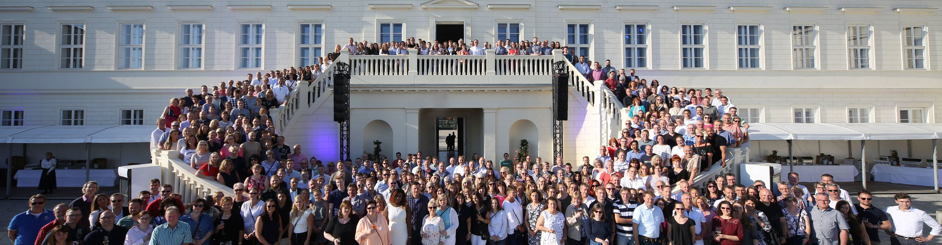 Gruppenbild der Mitarbeiter-innen der Concordia Versicherungen