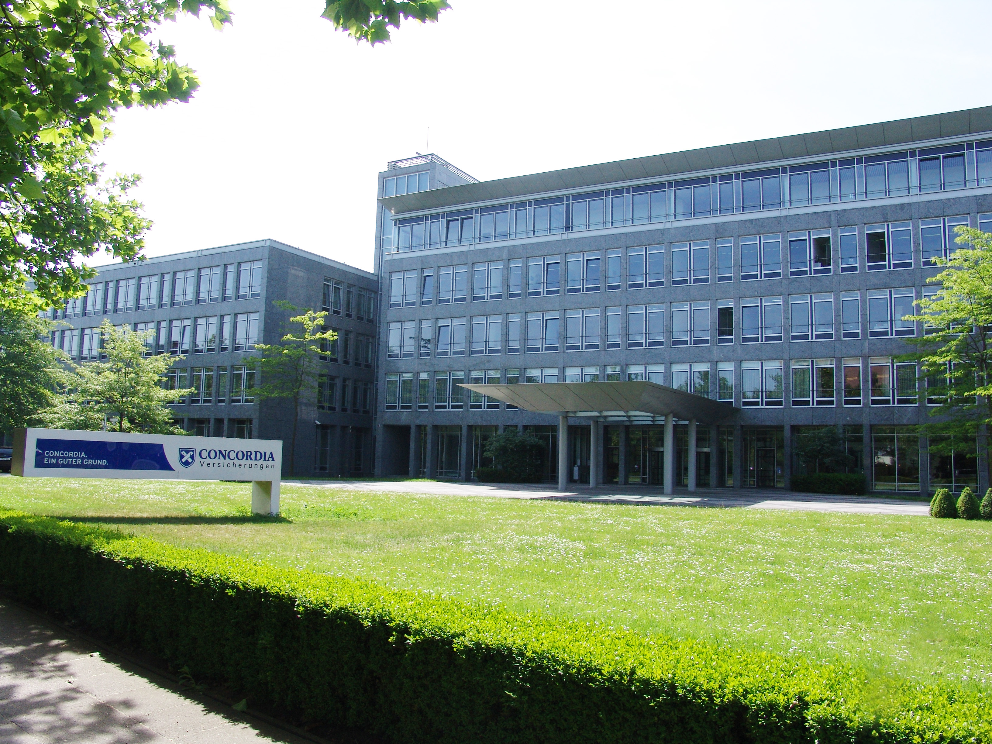 Außenansicht des Hauptgebäudes der Concordia Versicherungen.